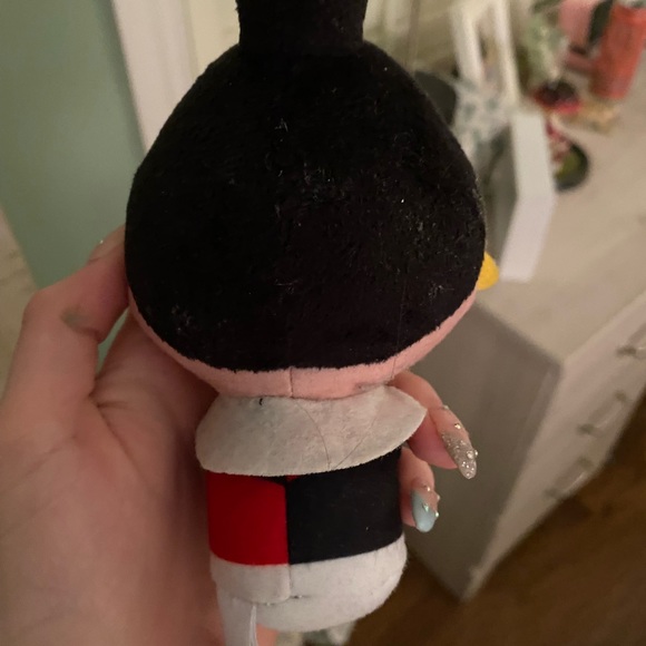 Queen of hearts stuff animal - Picture 3 of 3